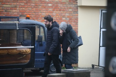 POTPUNO DRUGA ŽENA Godinama se pričalo da je bila u ljubavi sa Željkom Joksimovićem, na Ljiljinoj sahranije niko je nije prepoznao (FOTO)