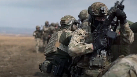 AKTIVIRAO SE KFOR NA KOSOVU Savezničke snage krenule u udruženu akciju (FOTO)