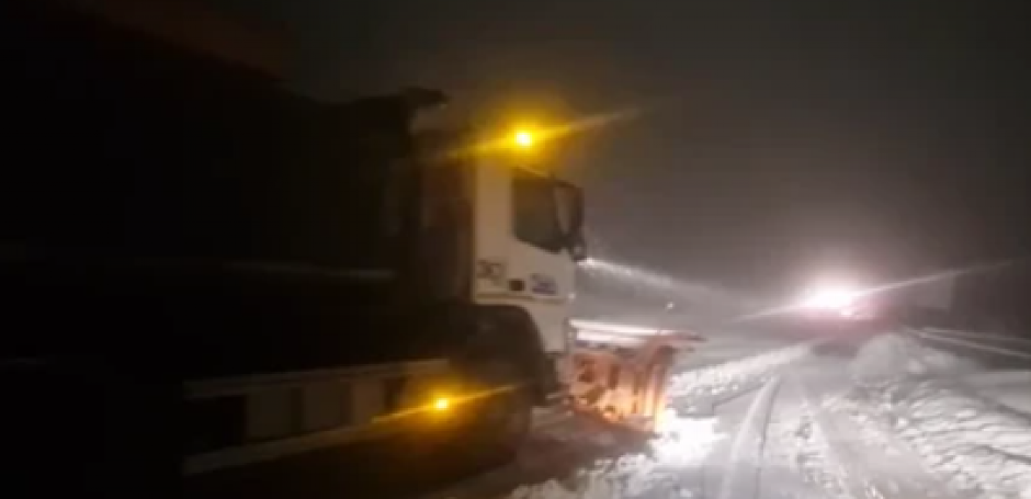 "MEĆAVA NA ZLATIBORU, HAOS NA PUTEVIMA" Na snazi zabrana saobraćaja za kamione (FOTO/VIDEO)
