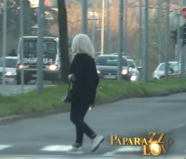 "DOKTOR MI JE REKAO DA NEĆU VIŠE MOĆI DA PEVAM" Naša pevačica otkrila potresne detalje: "Žene su me gledale i sve vreme plakale"