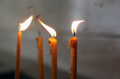 SKIDALI JOJ PROKLETSTVO PA JE OJADILI ZA 380.000 EVRA Na Božić im predala svo zlato i novac