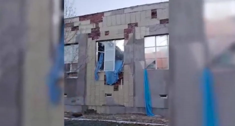 DRAMATIČAN SNIMAK Srušio se plafon u zgradi školskog bazena