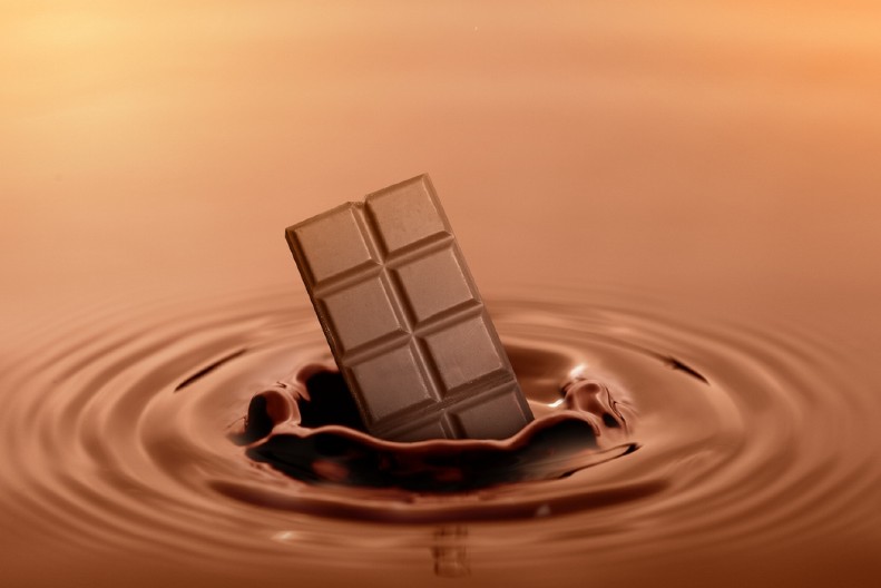 LICEMERNO DO BOLA Ameri uveli sankcije NIS, a utrostručili uvoz ruske čokolade