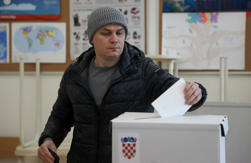 DOŠAO DA GLASA... SRUŠIO SE MRTAV Užas u Hrvatskoj