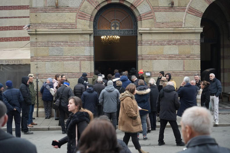 JECAJI I TUGA NA NOVOM GROBLJU Sahranjen Milorad Milinković (VIDEO)