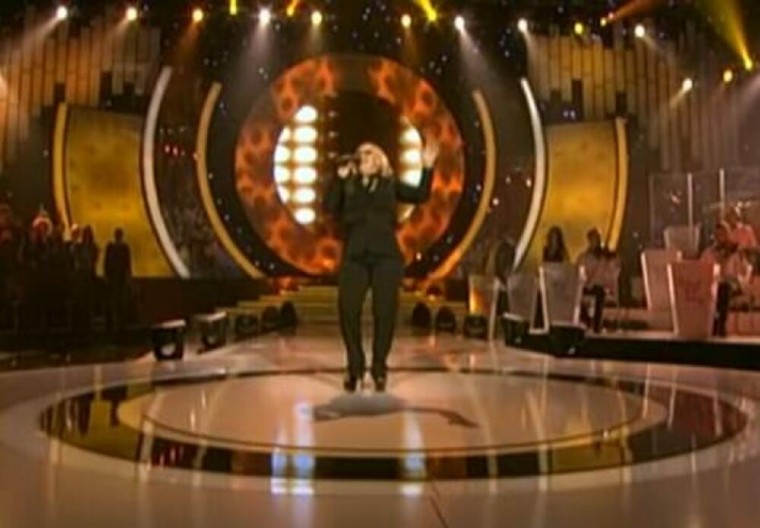 "OTAC ME JE TUKAO, ŠIŠAO NA ĆELAVO I ZAKLJUČAVAO" Stravična ispovest naše pevačice ledi krv u žilama, napustila je porodični dom i pobegla!