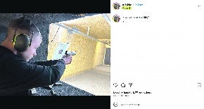 VOĐA PROTESTA U NOVOM PAZARU VEŽBA PUCANJE U VUČITRNU Đilasovac Enis Mašović koji glumi studenta šokirao objavama na društvenim mrežama