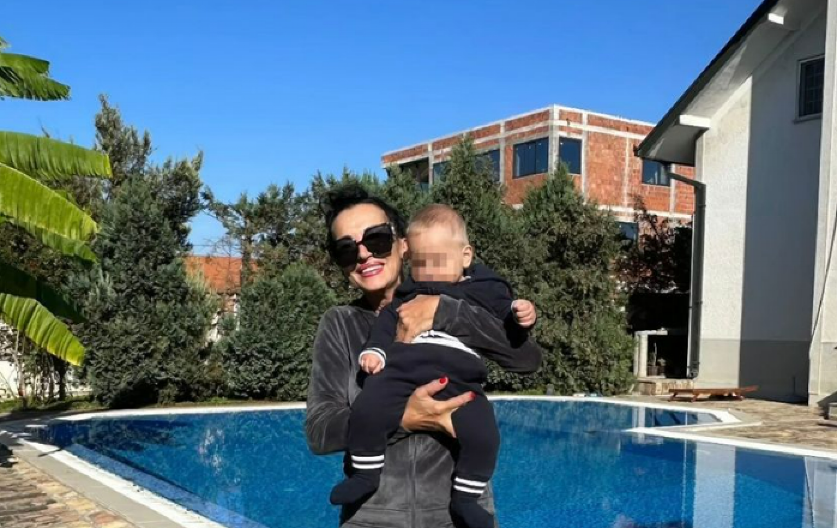 NIKAD VIĐENA FOTKA GOCE BOŽINOVSKE! Pevačica se dugo nije pojavljivala u javnosti, mreže gore (FOTO)