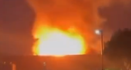 "OVO JE KATASTROFA"! Gori jedno od najvećih postrojenja na svetu za skadištenje baterija! (VIDEO)