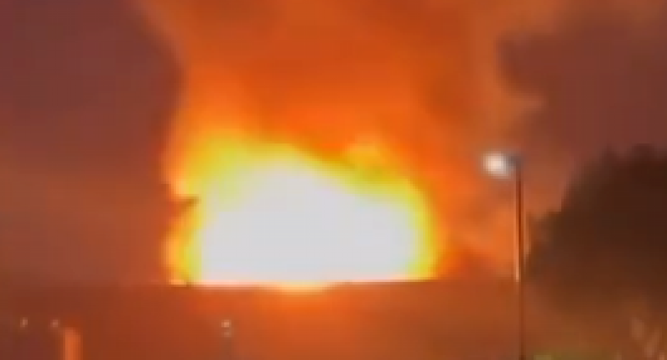 "OVO JE KATASTROFA"! Gori jedno od najvećih postrojenja na svetu za skadištenje baterija! (VIDEO)