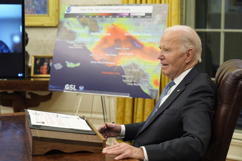 BAJDEN OSTAVLJA ODLUKU TRAMPU Bela kuća se premišlja