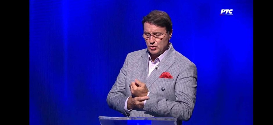 MEMEDOVIĆU SE SMEJE CELA SRBIJA! O ovom potezu u programu uživo se priča godinama (VIDEO)