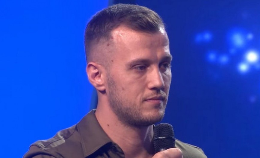 SMRT U DOMU NAŠEG PEVAČA! Potpuno slomljen se oglasio srceparajućom porukom: "Posle 11 dana u komi..."