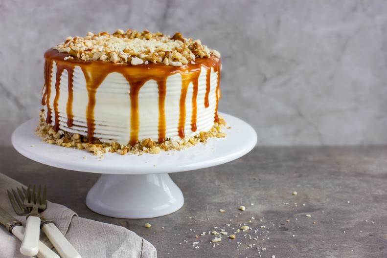 KARAMEL TORTA ZA PRAVE SLADOKUSCE Svakim zalogajem mami na parče više