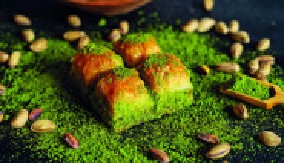 BAKLAVA SA PISTAĆIMA PO RECEPTU BOBE ŽIVOJINOVIĆA Svaki zalogaj mami na parče više