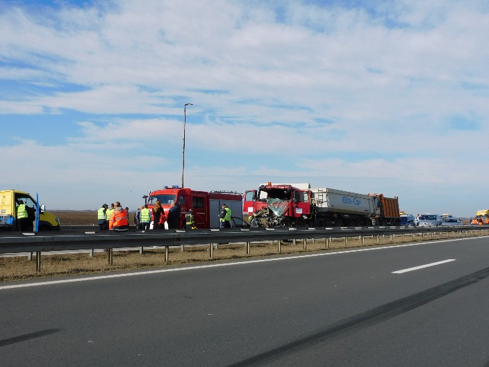 UDES NA NOVOM BEOGRADU Baka (91) koja je vozila jedan od  automobila, zadobila teške povrede