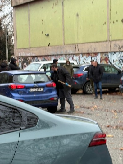 JAKOVLJEVIĆU POLICIJA PRONAŠLA PALICU U KOLIMA! Evo kako se u Negotinu ide na glasanje! (FOTO)