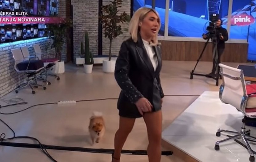 USRED DELJENJA OTKAZA NA PINKU JOVANA JEREMIĆ PREKINULA JUTARNJI PROGRAM U studio ušetao on, a voditeljka ostala zatečena (VIDEO)