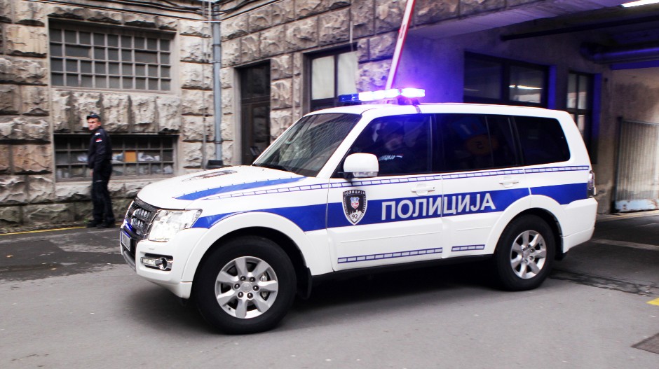 BRUTALNO NASILJE OCA NAD ĆERKOM (21)! Uhapšen muškarac iz Zemuna