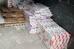 VOZAČ U KAMIONU ŠVERCOVAO ROBU VREDNU 15 MILIONA DINARA Zaplena cigareta kod Šida