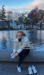 LJUDI JE OPTUŽILI DA LAŽE Devojka 15 minuta  šetala Bazelom u belim čarapama, pa pokazala koliko su se isprljale (VIDEO)