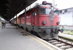 UŽAS KOD VRANJA Tinejdžer (15) se bacio pod voz