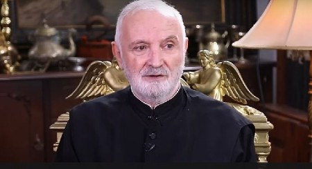 GREH KOJI RAZARA PORODICE Otac Ljubomir upozorava: ‘Muževi, ovaj greh će vam suditi!’ — žene godinama pate u tišini