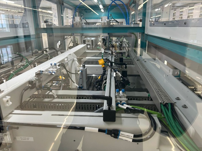 NEMCI INVESTIRAJU 232 MILIONA DINARA Grade fabriku u Velsu