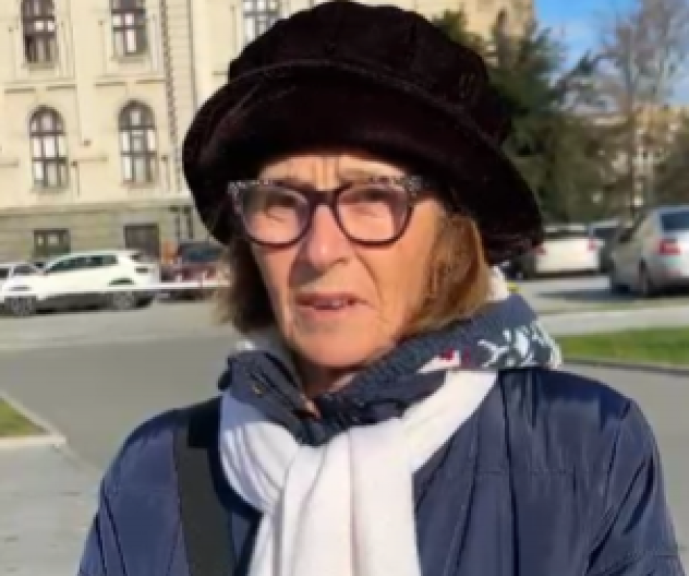 ''UNUCIMA MOGU DA KUPIM POKLON ZA NOVU GODINU, DOSAD TO NISAM MOGLA'' Penzionerka oduševljena povećanjem penzije: Ove godine sam otišla i na more! (VIDEO)