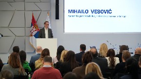 FRANŠIZING POSTAJE SNAŽAN POKRETAČ RASTA U SRBIJI 250 franšiznih brendova i 30.000 zaposlenih