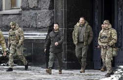 JERMAKOV NERVNI SLOM U KABINETU!  Uvrede, bes i šok nakon naloga za ostavku! - Kako je najmoćniji čovek u Kijevu ostao potpuno sam?