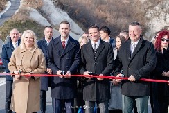SKANDAL NA OTVARANJU PUTA: Protokol Spajićeve vlade tražio da mladić skine kapu sa ocilima