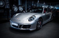 Stotine „Poršea“ stalo preko noći – servisi preplavljeni, sumnja na sabotažu