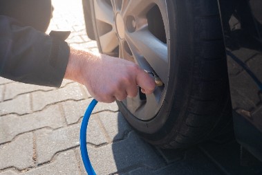 Da li ste znali? Nepravilno naduvane gume povećavaju rizik i troše više goriva