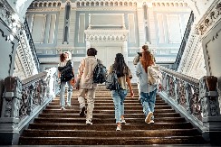 OGLASILO SE MINISTARSTVO PROSVETE Tiče se stipendija za studente