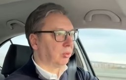 VUČIĆ OBJAVIO SNIMAK IZ AUTOMOBILA &#034;Za godinu dana biće promenjeno lice Srbije!&#034;