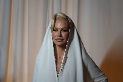 SVAĐA U DOMU NATAŠE BEKVALAC Pevačicu ovakvu do sada niste videli, ćerka sve snimila (VIDEO)