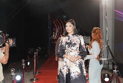 EVO KO JE OTAC MINE VRBAŠKI Napustio ju je odavno: "Taj čovek za mene ne postoji!"