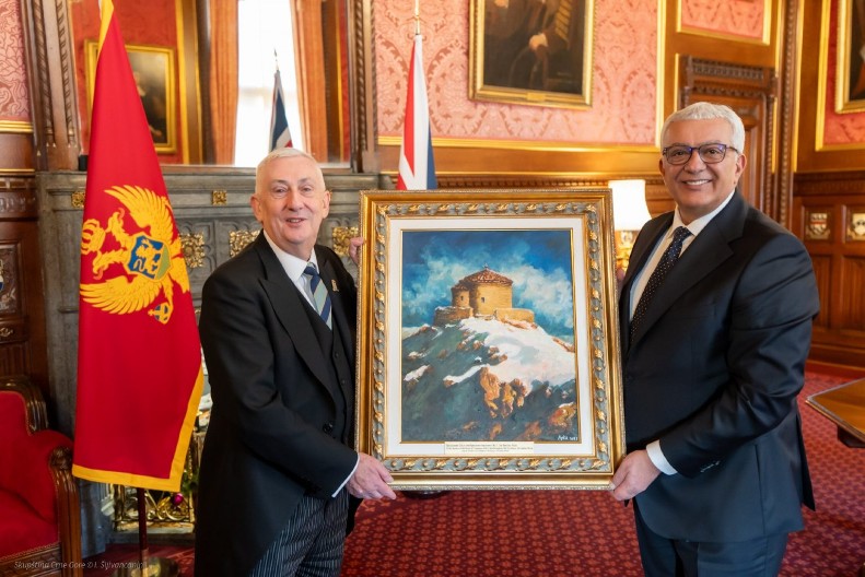 MANDIĆ U POSETI UJEDINJENOM KRALJEVSTVU: Stare evropske zemlje svoju budućnost grade i na hrišćanskom moralu i temeljima