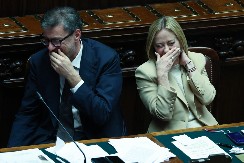 MELONI POVUKLA CRTU Ovo je u izazvalo buru u Italiji (VIDEO)