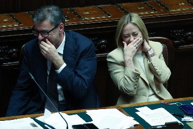 MELONI POVUKLA CRTU Ovo je u izazvalo buru u Italiji (VIDEO)