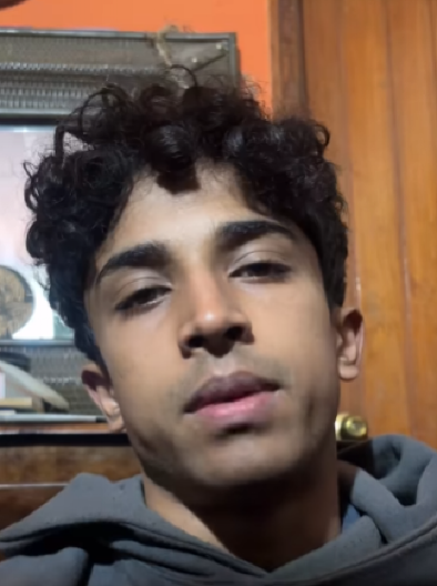 OSTAVIO POSAO BEZ DALJEG PLANA Mladića podržalo dva miliona ljudi dok je davao otkaz (VIDEO)