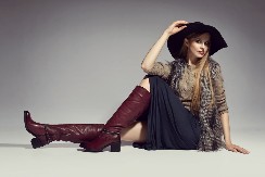 ŽENE IH RAZGRABILE ČIM STIGNU, U PRODAVNICAMA IH SKORO NEMA Čizme koje su hit ove zime menjaju pravila – ko ih ima, izgleda kao milion dolara