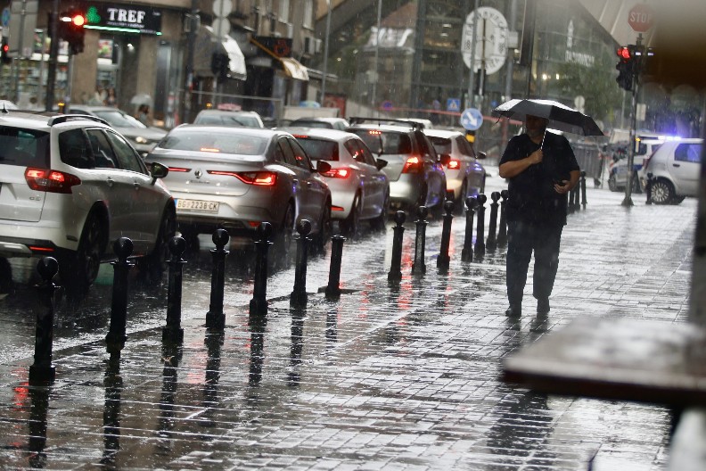 KIŠA ĆE NAS MUČITI DO PONEDELJKA: Najnovija RHMZ prognoza i vreme za vikend pred nama