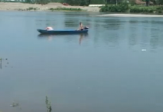 POKUŠALA DA DOHVATI PAPUČU, PA JE POVUKAO VIR U DUBINU Devojčica (16) se udavila naočigled tetke!