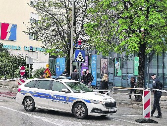 SRBI NAPADNUTI U SPLITU Čuli su ih da pričaju ekavicu, pa ih sačekali na parkingu!