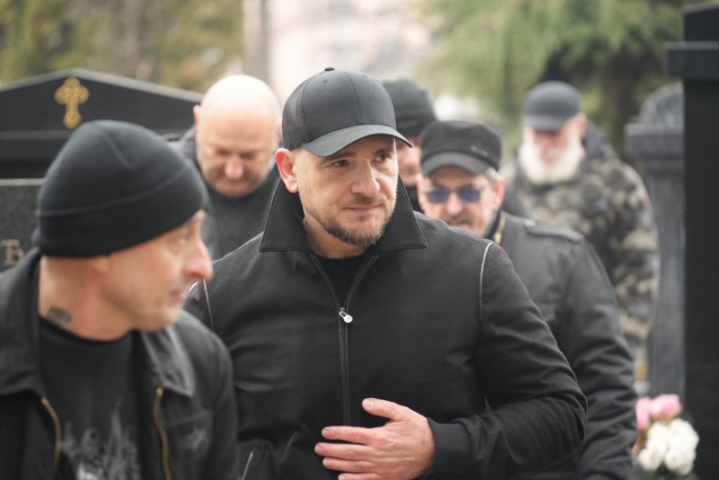 "TRAŽIO JE DA MU TO URADI NA GROBU" Luka Bojović imao poseban zahtev za našeg poznatog pevača: "Mnogo je teško, ali moram" (VIDEO)