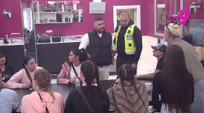 KARAMBOL U ELITI Asmin žestoko zaratio sa cimerom, obezbeđenje hitno uletelo na imanje