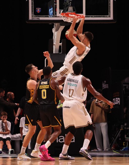 PETRUŠEV BLISTAO Dubai srušio Barselonu