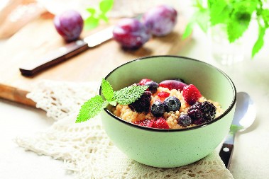 OVSENA KAŠA SA KUS KUSOM ZA JUTRO KOJE SE PAMTI Daće vam energije, a zdrava i ukusna